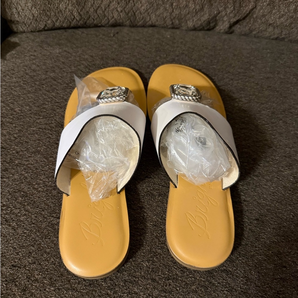 Brighton optic white Allure sandals 9.5M leather New without box - Picture 2 of 12